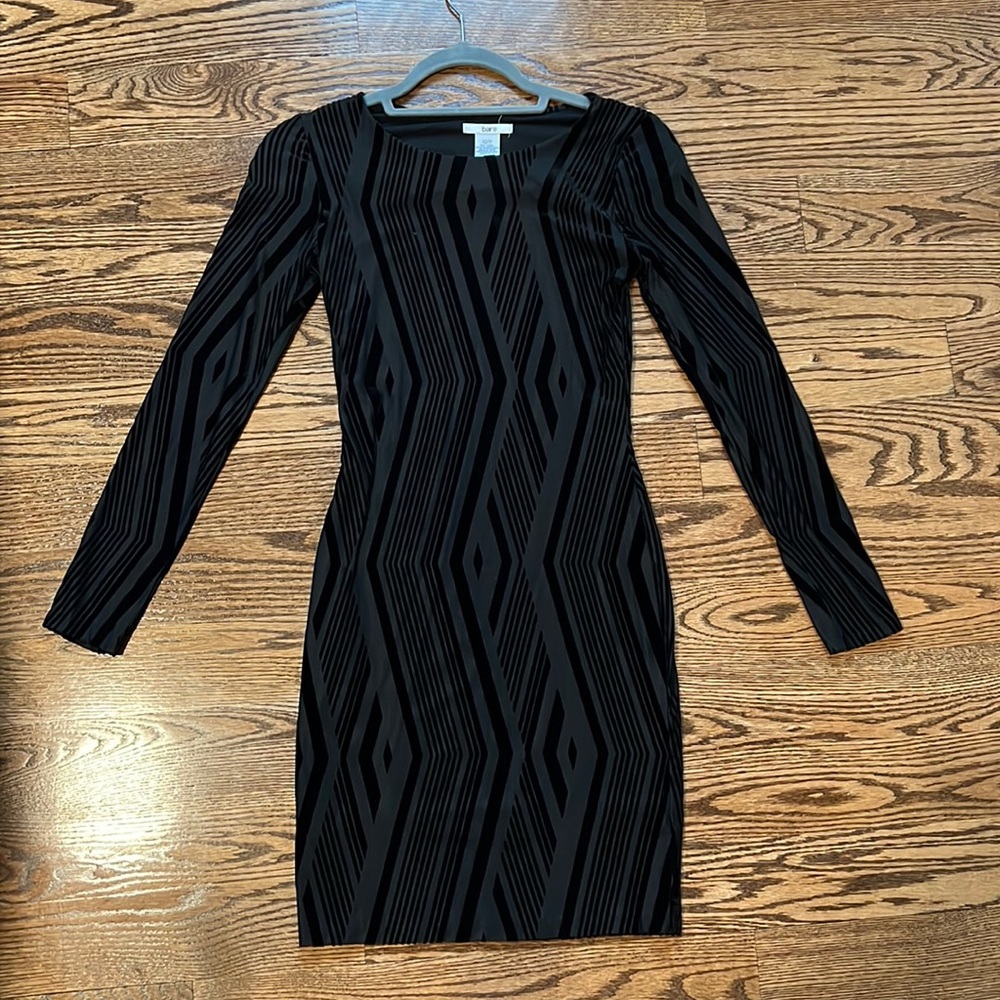 Black long-sleeve bodycon dress